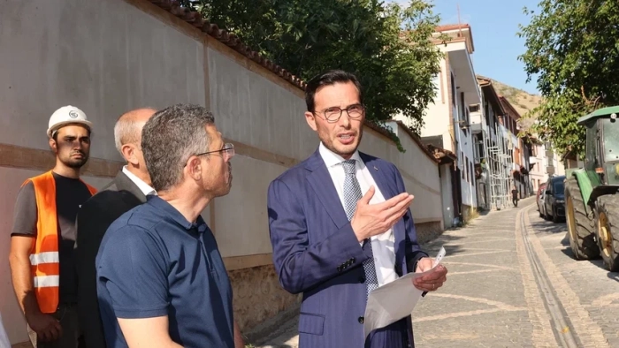 TARİHİ SOKAKLAR TURİZME KAZANDIRILIYOR